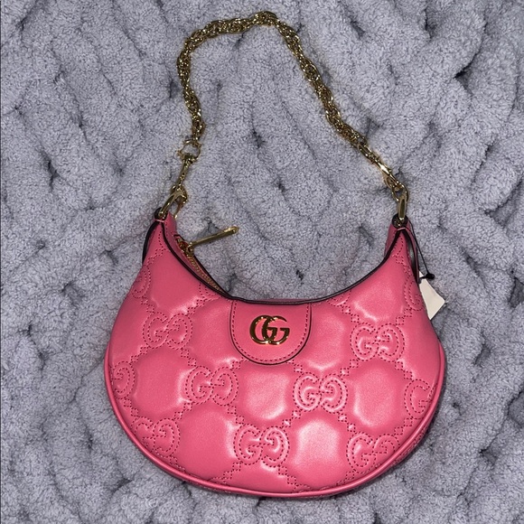 Gucci Pink Shoulder Bag with Gold Chain - Picture 2 of 8